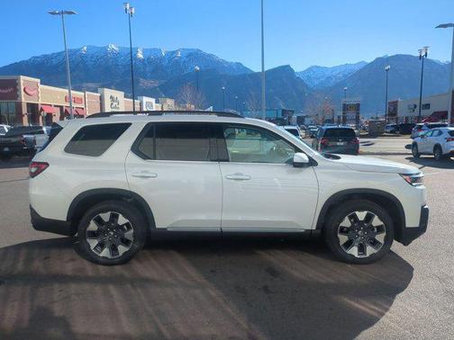 Platinum White Pearl 2026 Honda Pilot Touring 8-Passenger