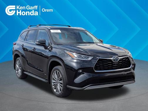 Midnight Black Metallic 2021 Toyota Highlander Hybrid Platinum