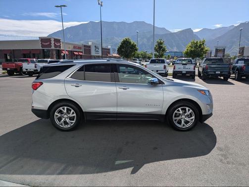 Silver Ice Metallic 2020 Chevrolet Equinox L
