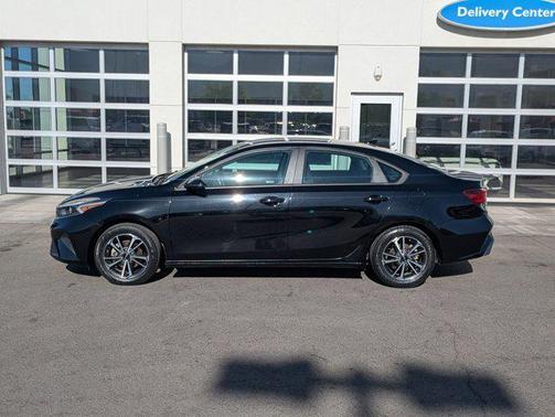 Aurora Black 2023 Kia Forte LXS