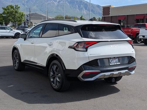 Snow White Pearl 2023 Kia Sportage Hybrid SX-Prestige
