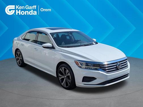 Pure White 2020 Volkswagen Passat 2.0T SE