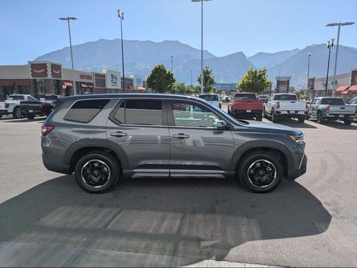 Modern Steel Metallic 2025 Honda Pilot EX-L