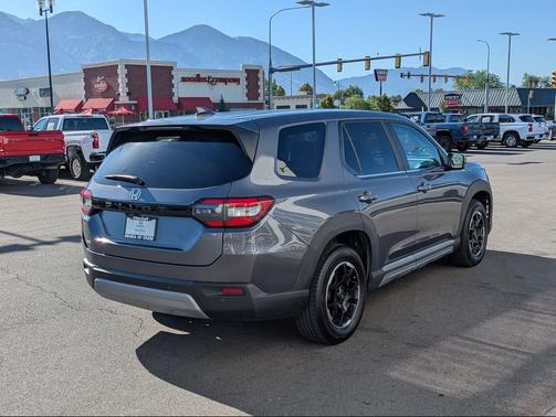 Modern Steel Metallic 2025 Honda Pilot EX-L