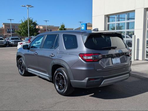 Modern Steel Metallic 2025 Honda Pilot EX-L
