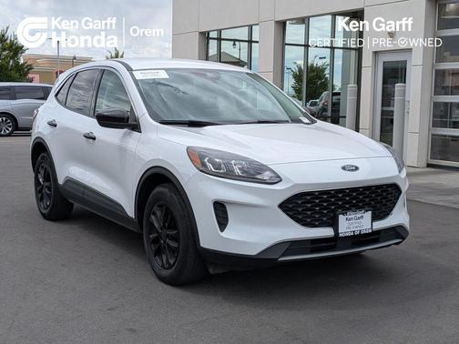 Oxford White 2022 Ford Escape SE