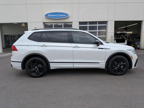 Opal White Pearl 2023 Volkswagen Tiguan 2.0T SE R-Line Black 4MOTION