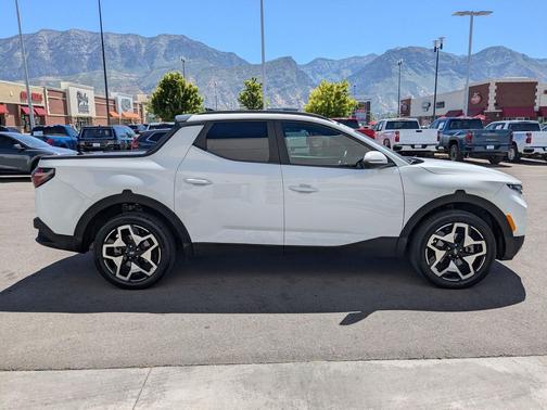 Ice White 2022 Hyundai SANTA CRUZ Limited