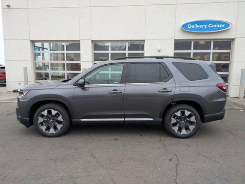 Modern Steel Metallic 2026 Honda Pilot Touring 8-Passenger