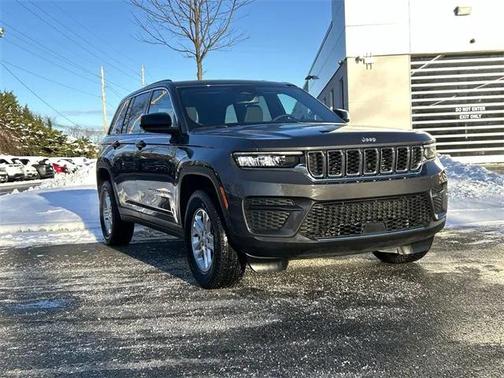 2024 Jeep Grand Cherokee Laredo 4x4