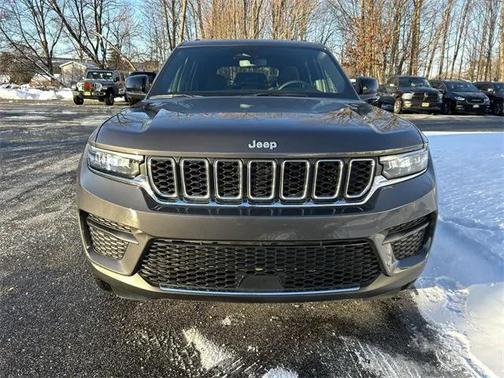 2024 Jeep Grand Cherokee Laredo 4x4