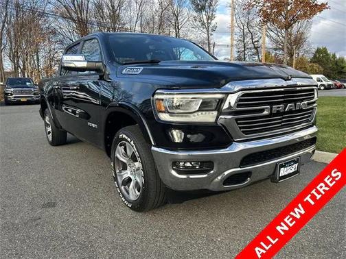 2022 RAM 1500 Laramie Crew Cab 4x4 57' Box