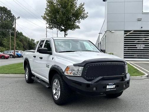 2018 RAM 1500 Express Quad Cab 4x4 64' Box