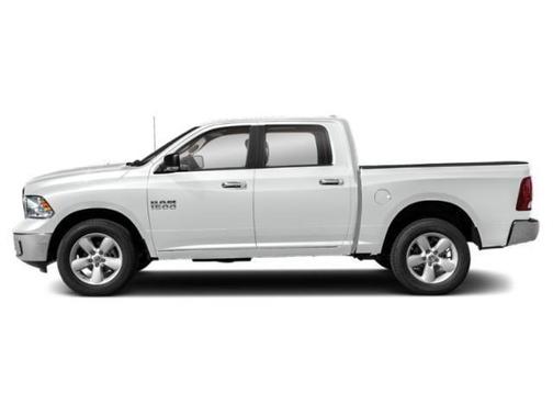 2022 RAM 1500 Classic SLT Crew Cab 4x2 57' Box