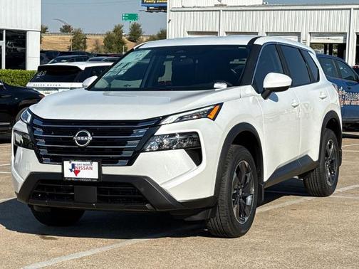 Everest White P 2026 Nissan Rogue SV