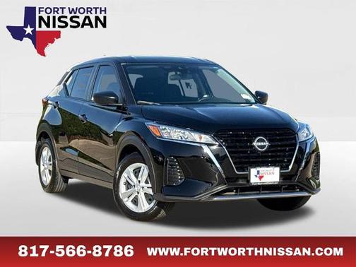 Super Black 2025 Nissan Kicks Play S