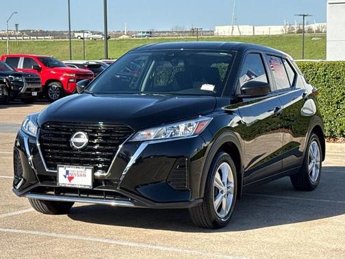 2025 Nissan Kicks Play S