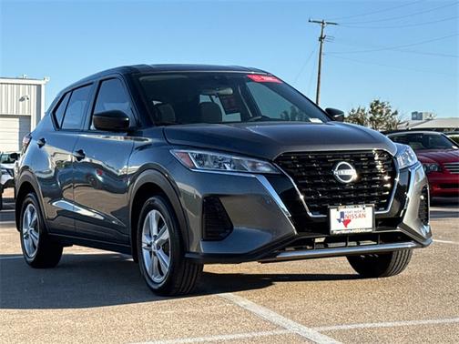 2025 Nissan Kicks S