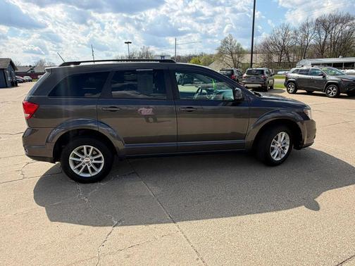 Granite Pearlcoat 2017 Dodge Journey SXT