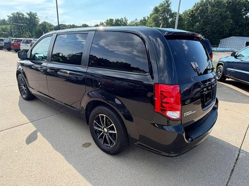 Black 2018 Dodge Grand Caravan SE