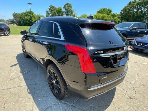 Stellar Black Metallic 2018 Cadillac XT5 Platinum