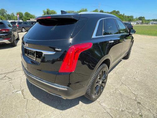 Stellar Black Metallic 2018 Cadillac XT5 Platinum