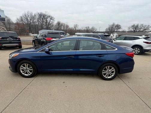 2017 Hyundai SONATA SE