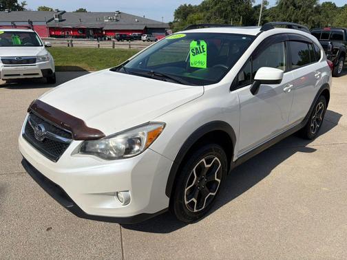 Crystal White Pearl 2015 Subaru XV Crosstrek 2.0i Premium
