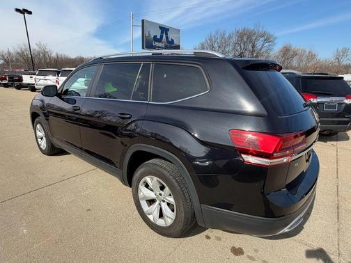 2018 Volkswagen Atlas SE w/Tech Pkg Sport Utility 4D