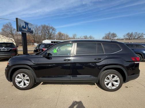 2018 Volkswagen Atlas SE w/Tech Pkg Sport Utility 4D