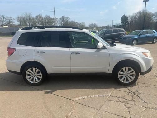 Satin White Pearl 2012 Subaru Forester 2.5X Premium
