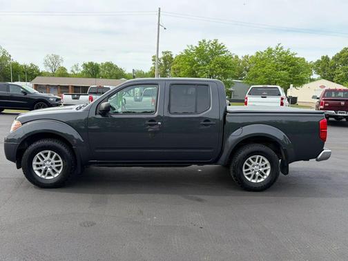 Black 2015 Nissan Frontier SV