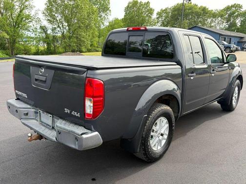 Black 2015 Nissan Frontier SV