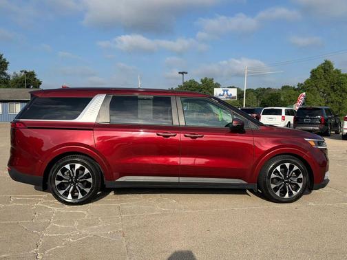 Flare Red 2022 Kia Carnival EX
