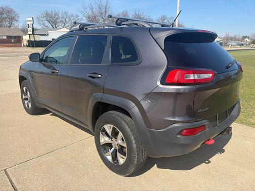 Granite Crystal Metallic Clearcoat 2015 Jeep Cherokee Sport