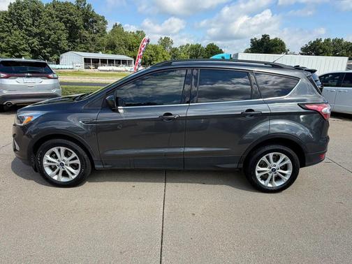 Magnetic Metallic 2018 Ford Escape SE