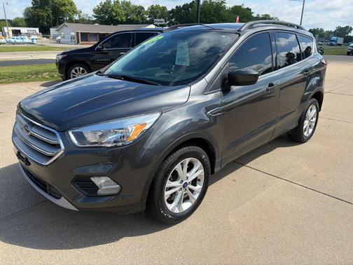Magnetic Metallic 2018 Ford Escape SE