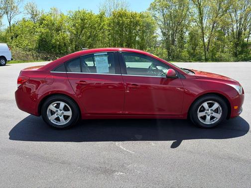 Red 2013 Chevrolet Cruze 1LT