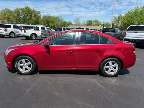 Red 2013 Chevrolet Cruze 1LT