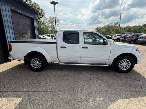 Glacier White 2018 Nissan Frontier SV