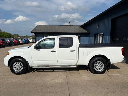 Glacier White 2018 Nissan Frontier SV