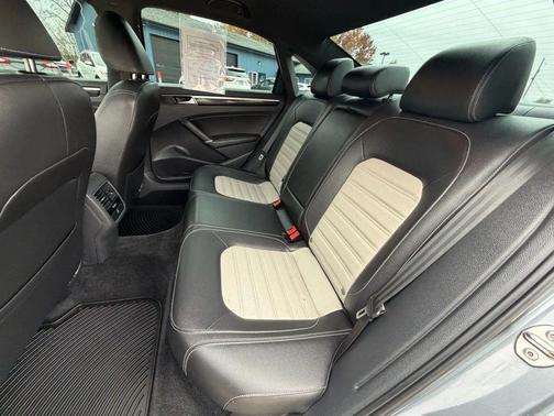 2018 Volkswagen Passat 3.6L V6 GT