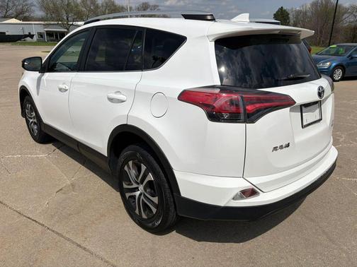 Super White 2016 Toyota RAV4 LE
