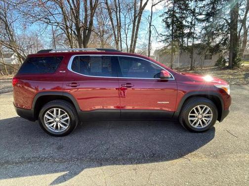 2017 GMC Acadia SLE-2