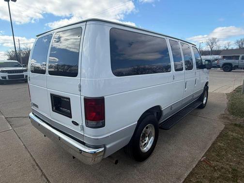 2008 Ford E150 Base