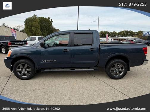 2015 Nissan Titan SV