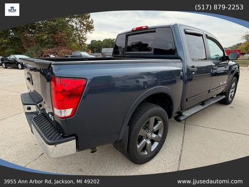 2015 Nissan Titan SV