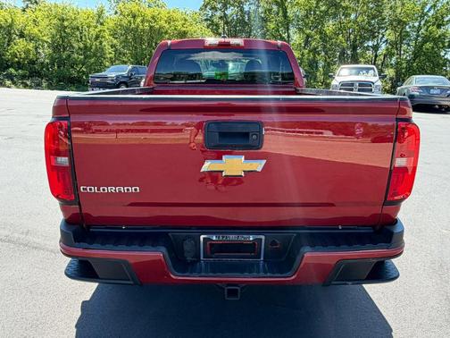 Red 2015 Chevrolet Colorado LT