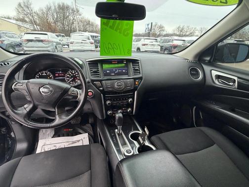 2019 Nissan Pathfinder SV