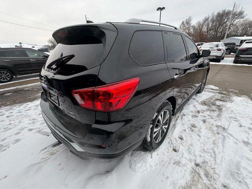2019 Nissan Pathfinder SV